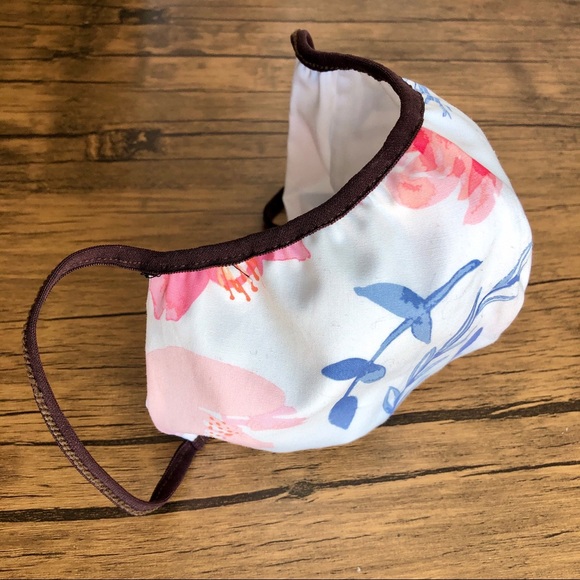 4 Floral Face Masks 🌸 - Picture 4 of 8